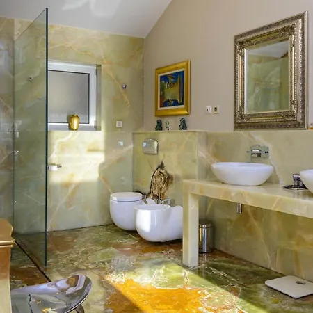 Villa Splendid Near View Stunning Views From Each